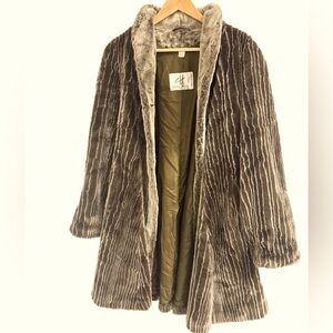 Couture Helene size 8 (UK see measurements) faux fur brown golden tones long